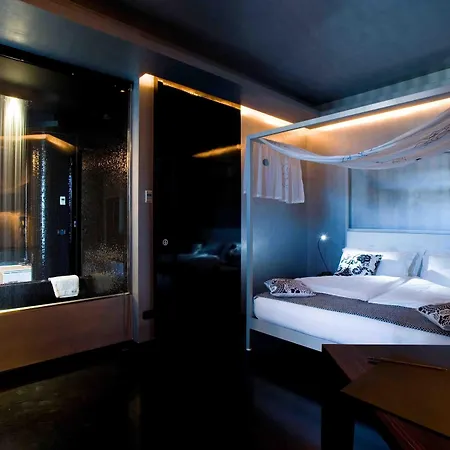 Hotel One 4*